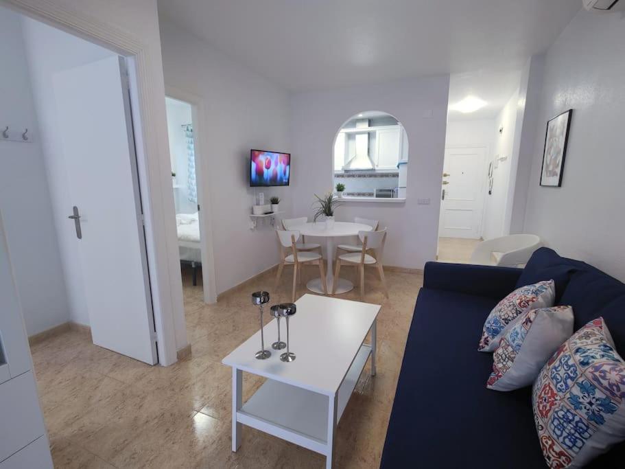 2 Bedroom 100 M To Playa De Locos ,pool Apartamento