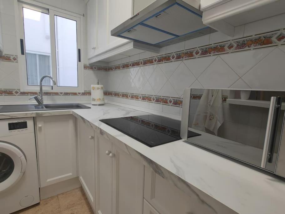 2 Bedroom 100 M To Playa De Locos ,pool * Torrevieja