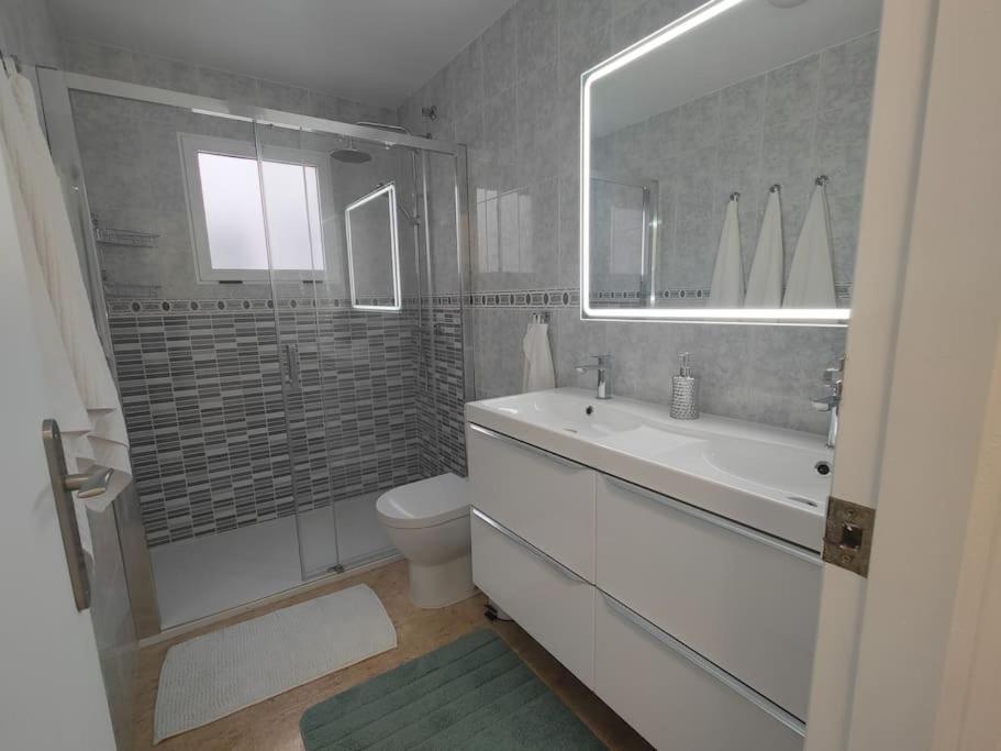 2 Bedroom 100 M To Playa De Locos ,pool