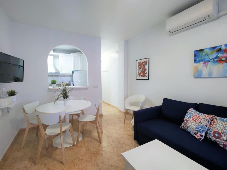 2 Bedroom 100 M To Playa De Locos ,pool Apartment Torrevieja
