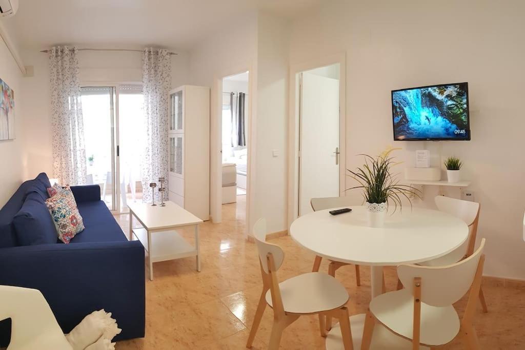 2 Bedroom 100 M To Playa De Locos ,pool * Torrevieja
