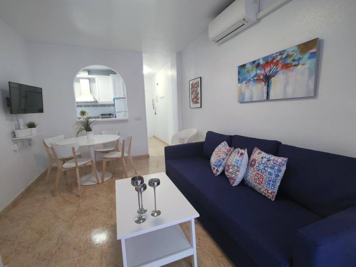 Apartment 2 Bedroom 100 M To Playa De Locos ,pool